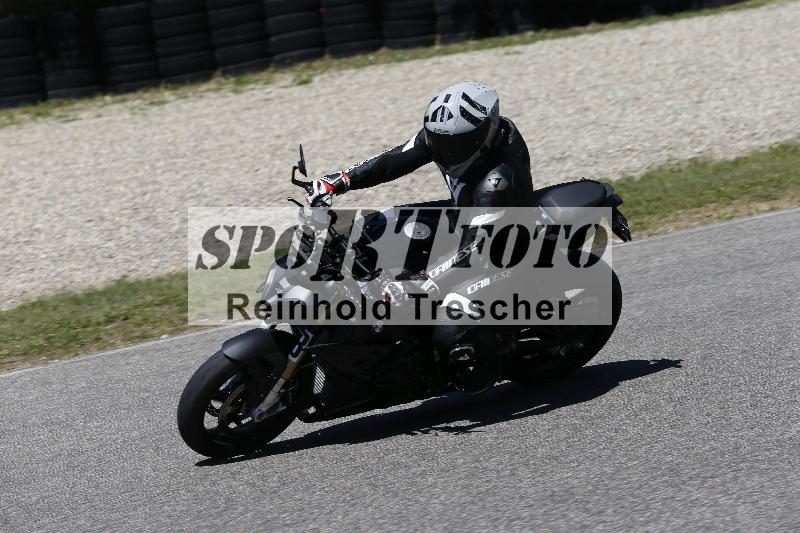 /15 22.05.2026  Plüss Moto Sport  Discover the Bike ADR /Gruppe gruen - Bike 1/58